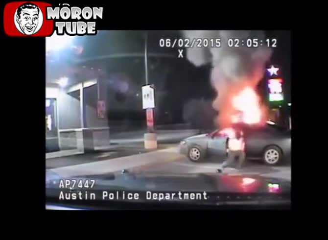 Video :During an arrest, he makes an attempt to burn himself alive (public cautioned)